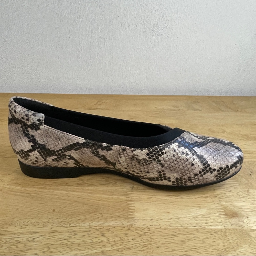 Clarks Snake-Print Slip-On Flats in Beige and Black Trim - Picture 4 of 12